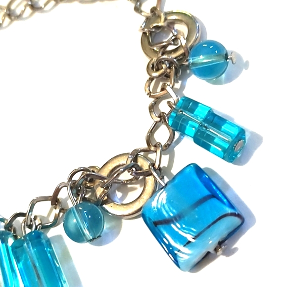 VINTAGE SHADES OF BLUE GLASS BEADS SILVER-TONE DANGLE ADJUSTABLE 6-9" BRACELET - Picture 4 of 9